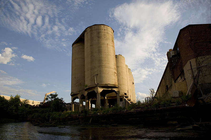 _CoalSilos-cjp.jpg
Date back to very early 1900's. Not used since the 1930's.
c 2006 : Gowanus Canal - Brooklyn, NY : Clayton Price Photographer