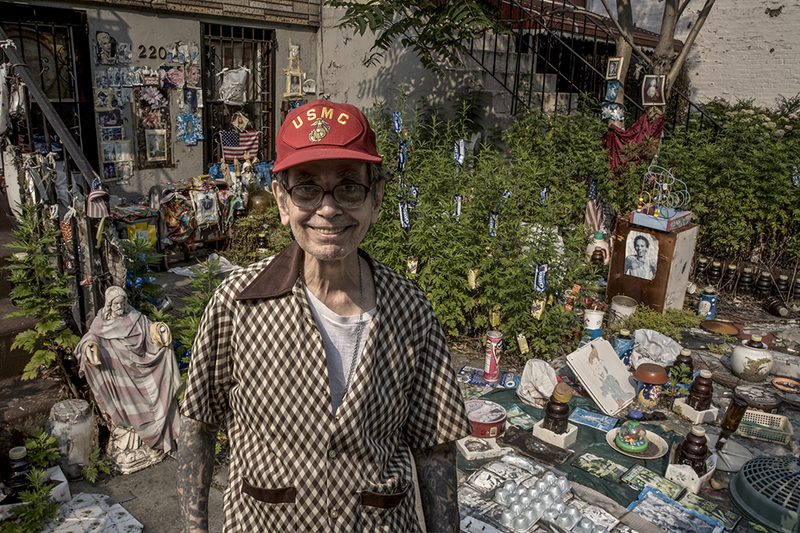 Joe of Tenth Street Resident, at the edge of the Gowanus area,
shows off his front Garden!

c 2008 clayton price : Gowanus Canal - Brooklyn, NY : Clayton Price Photographer