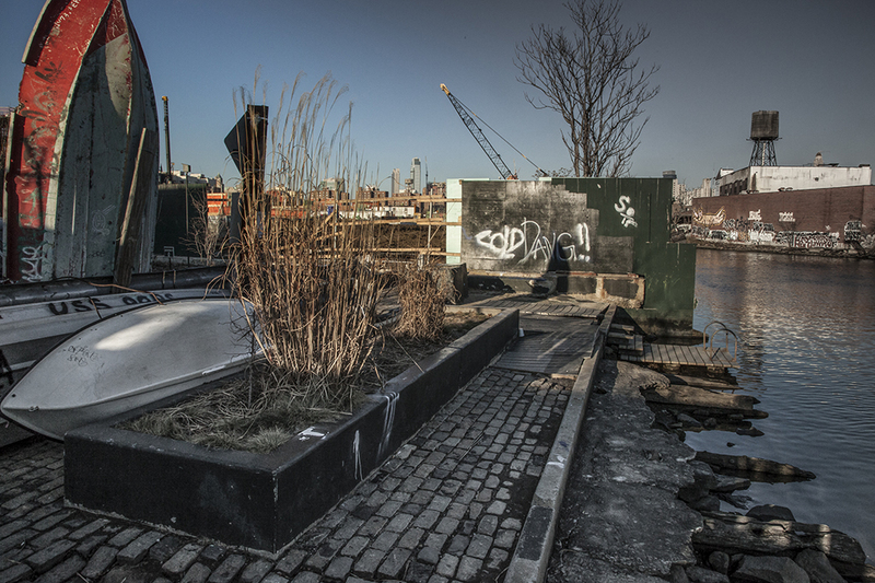 GOW_5293.jpg
Former canoe dock - 2nd Street at the canal, displaced by new apartment
construction.  c2015 : Gowanus Canal - Brooklyn, NY : Clayton Price Photographer
