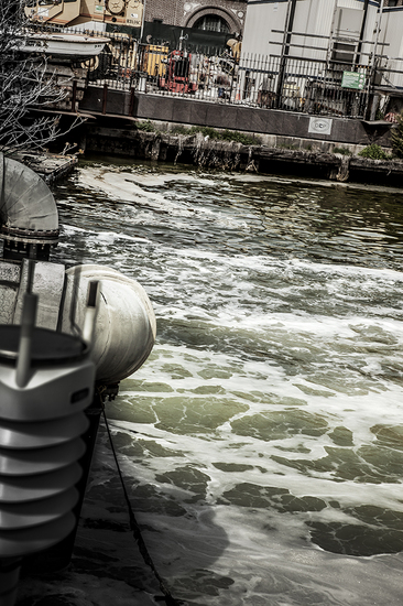 GOW_4908-Fresh H2O .jpg
c 2014 : Gowanus Canal - Brooklyn, NY : Clayton Price Photographer