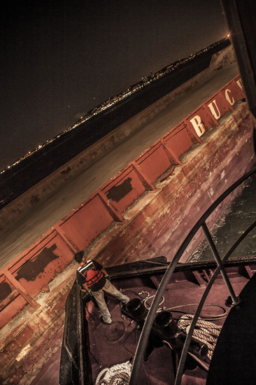 GOW_3201
Barge arrives at transfer point in N.Y. Harbor
c clayton price - 2013 : Gowanus Canal - Brooklyn, NY : Clayton Price Photographer