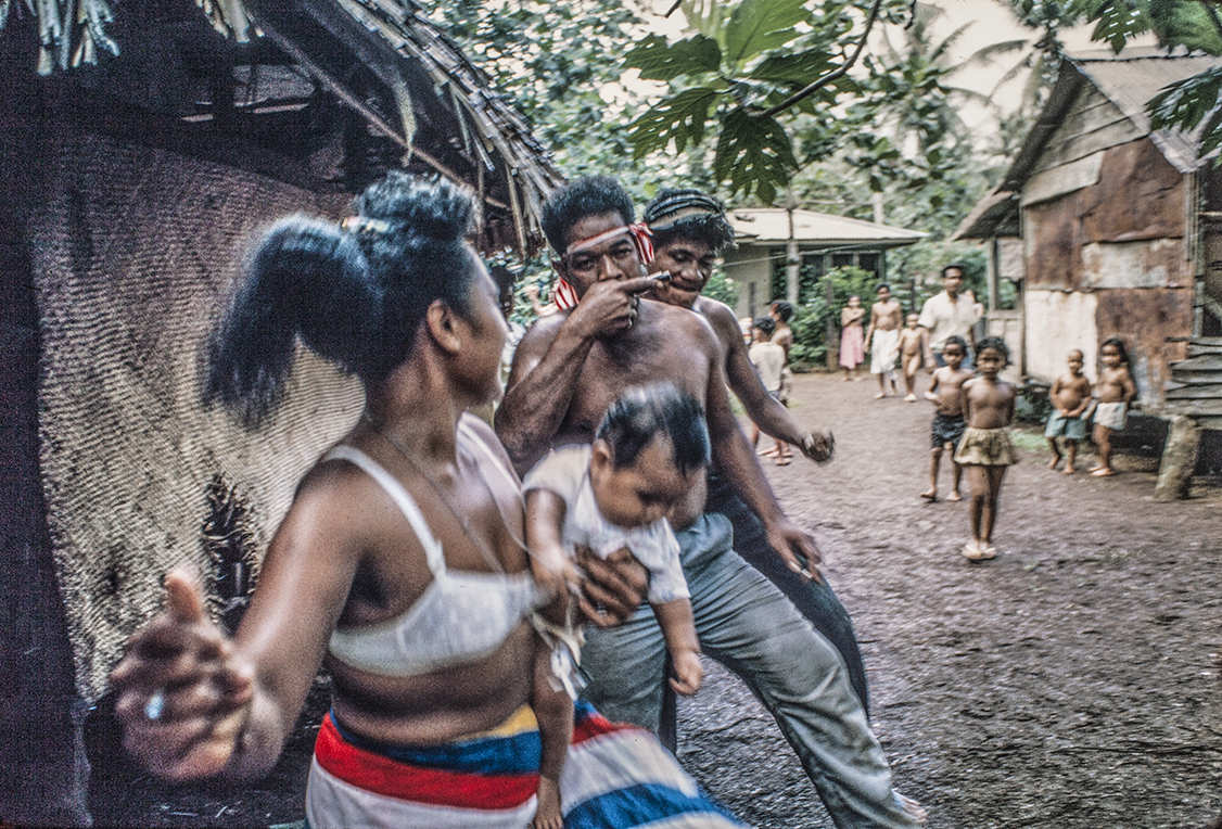 3148-13.jpg
Kids and Adults parody the dancers. : Kapinga Village : Clayton Price Photographer