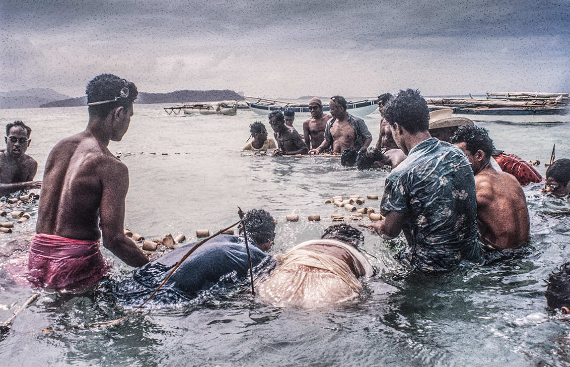 3156-3.jpg
Gathering at close circle : Kapinga Fish Surround : Clayton Price Photographer